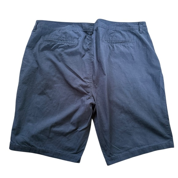 Women’s Old Navy Bermuda Shorts Plus Size 20 in navy uniform shorts - Picture 5 of 8